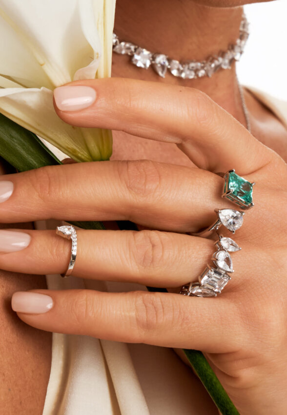 Серебряное кольцо ГРАЦИЯ с фианитами MIE