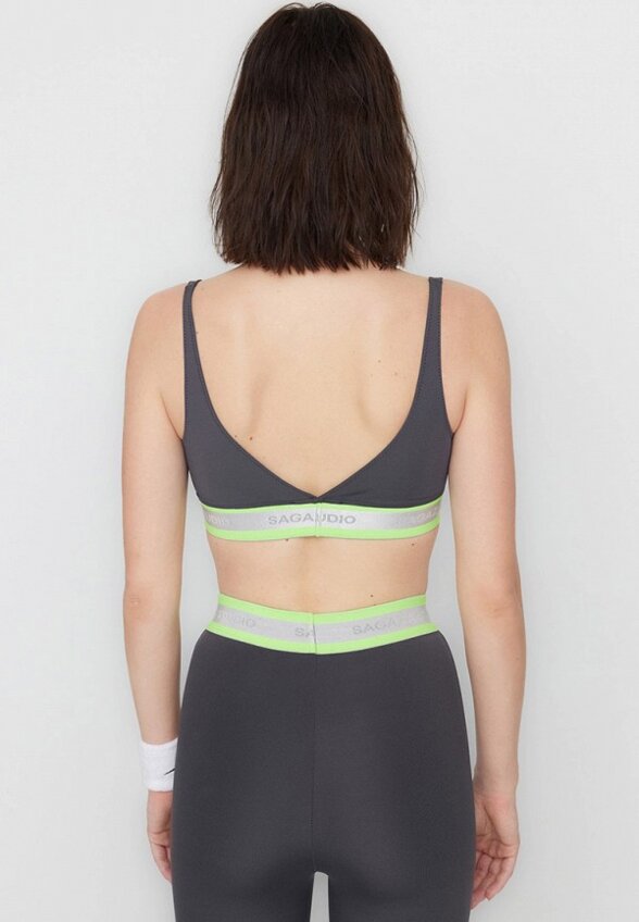 Топ спортивный Trendyol