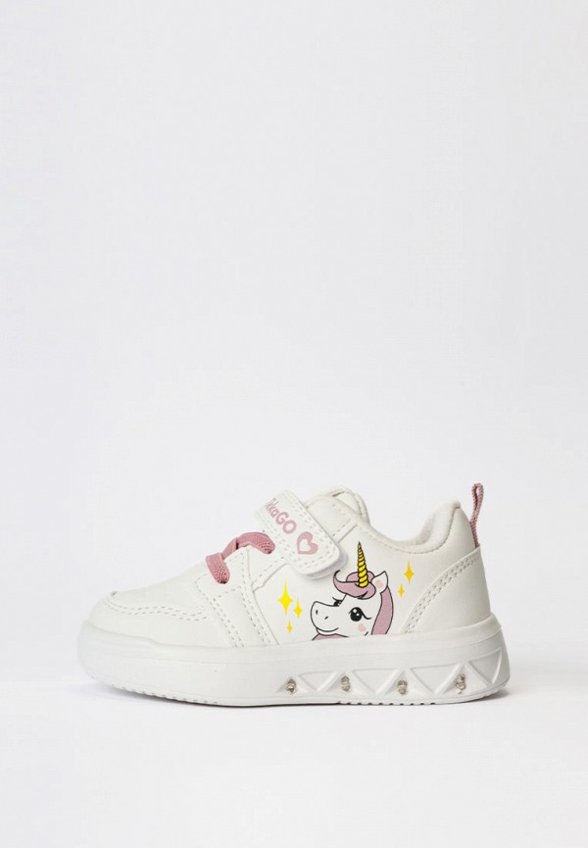 Кроссовки Tikkago