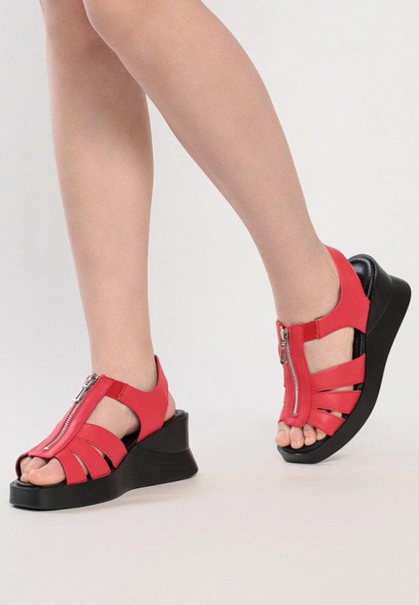 Босоножки Gut