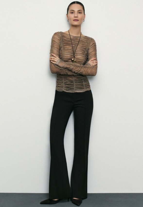 Лонгслив Zarina