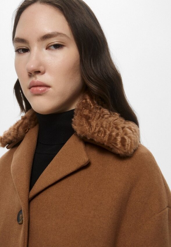 Пальто Trussardi