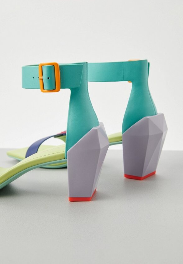 Босоножки United Nude