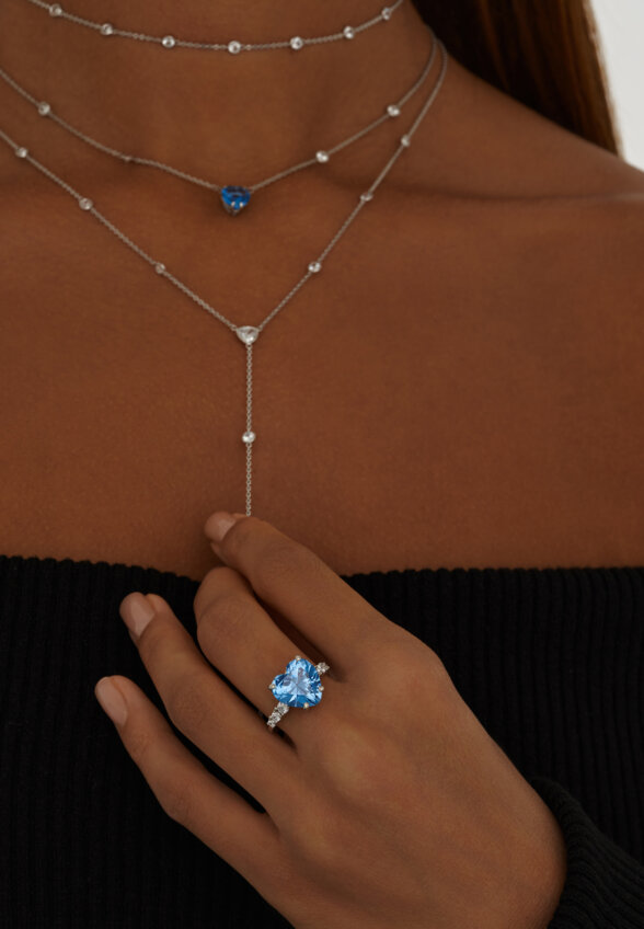 Колье с голубым сердцем из серебра MIE