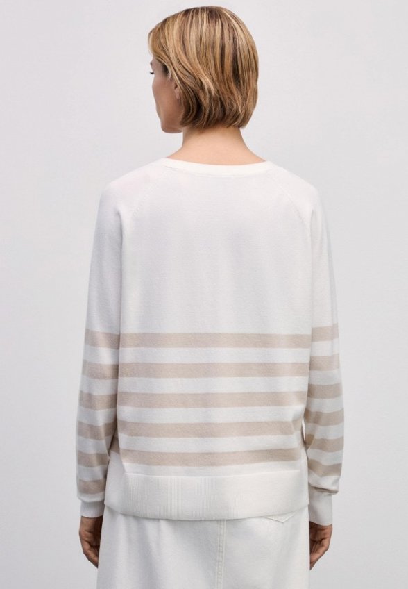 Пуловер Zarina