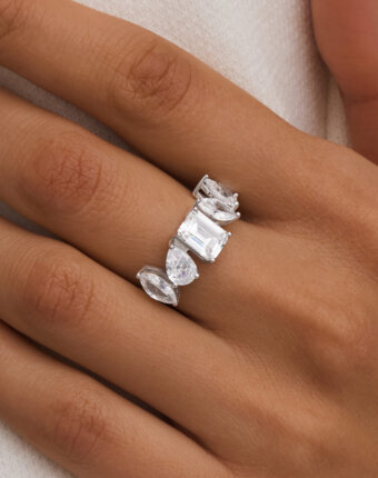 Серебряное кольцо ГРАЦИЯ с фианитами MIE женщинам