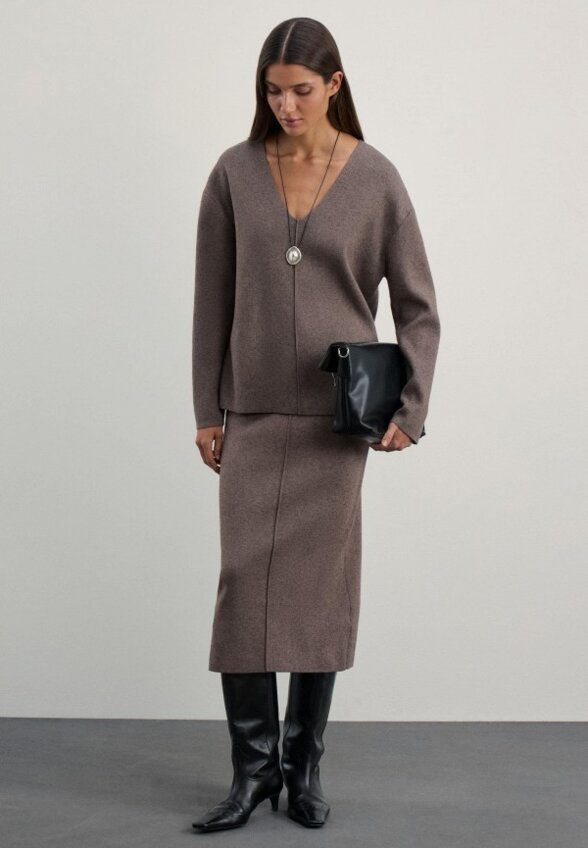 Пуловер Zarina