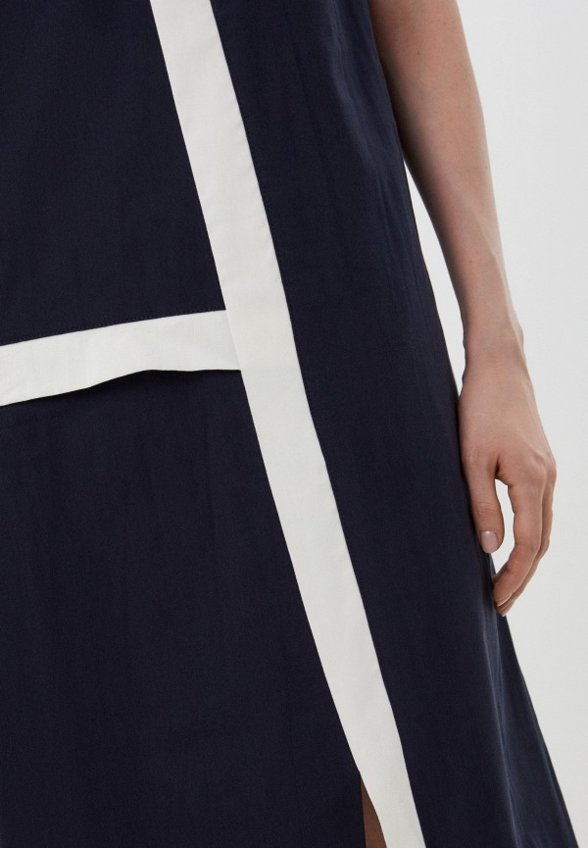 Платье Helmidge