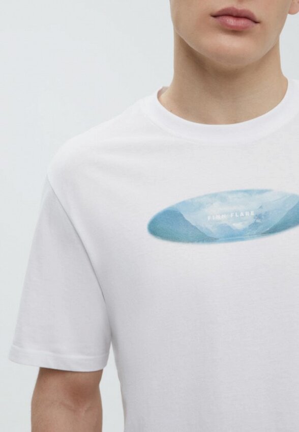 Футболка Finn Flare