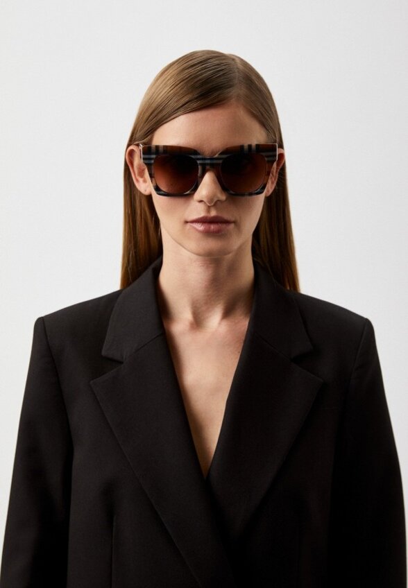 Очки солнцезащитные Burberry