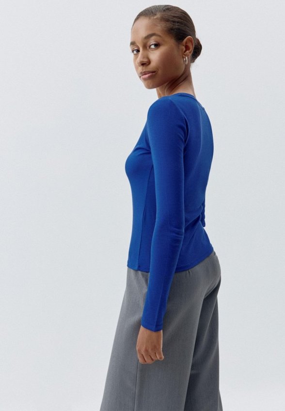 Лонгслив Sela