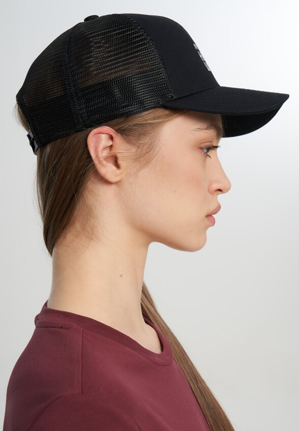 Бейсболка Mountain Hardwear Logo Trucker, Черный