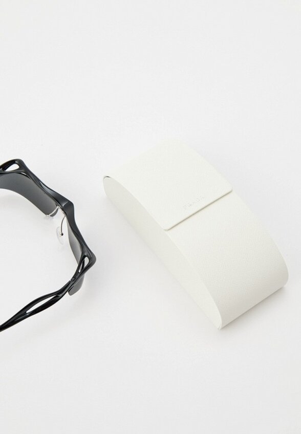 Очки солнцезащитные Prada