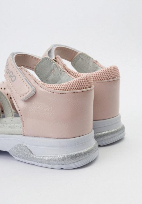 Сандалии Tikkago