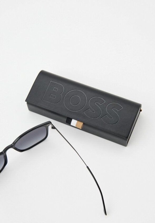 Очки солнцезащитные Boss