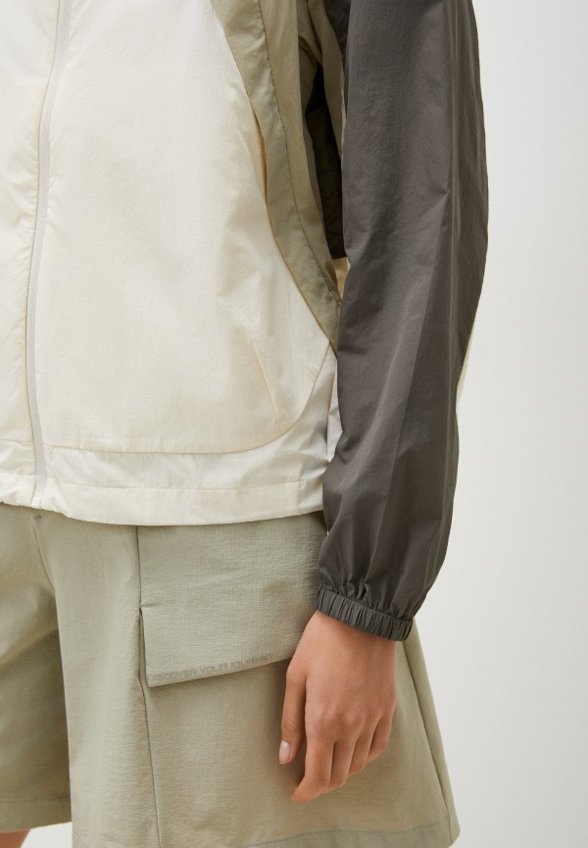 Ветровка Anta