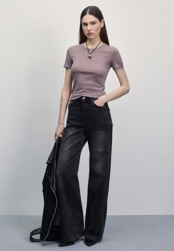 Футболка Zarina