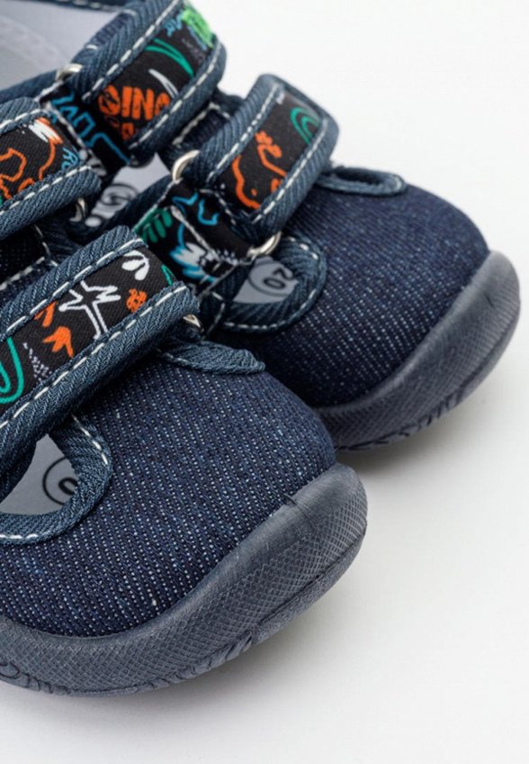 Кроссовки Tikkago