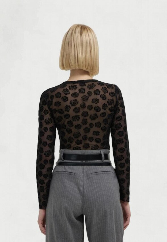 Лонгслив Calliope