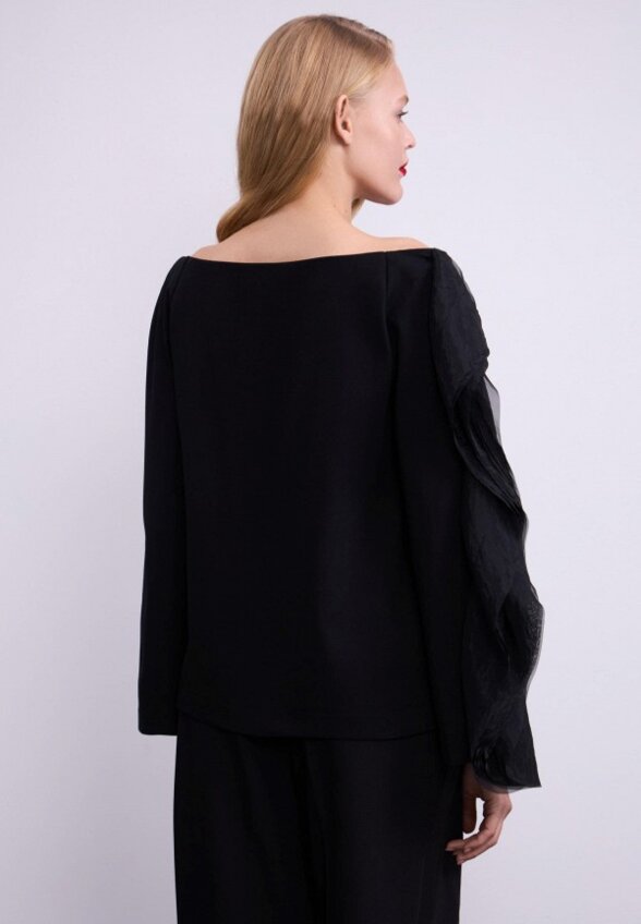 Пуловер Zarina