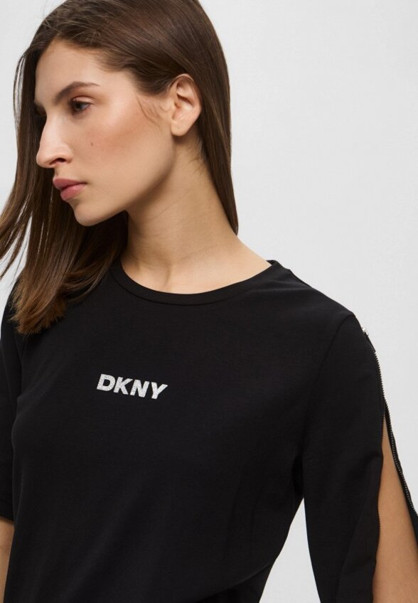 Футболка DKNY