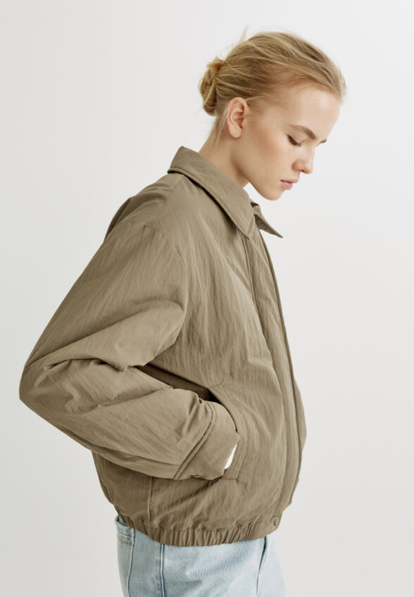 Утепленная куртка с водоотталкивающей пропиткой